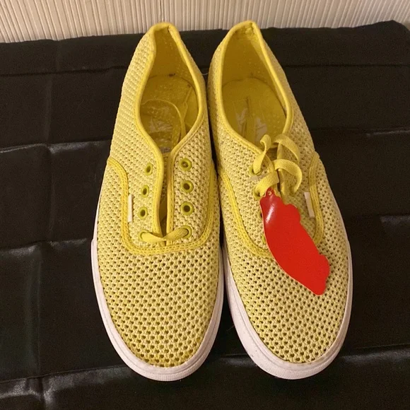 YELLOW WOVEN VANS SIZED 9 - Picture 2 of 4
